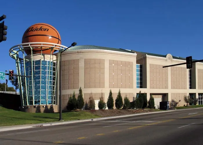 Pet Friendly hotel: Holiday Inn Knoxville West - Cedar Bluff Rd By Ihg